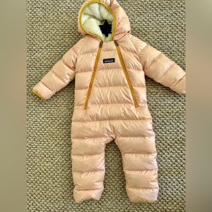 Patagonia baby bunting suit (3-6 months) lite pink